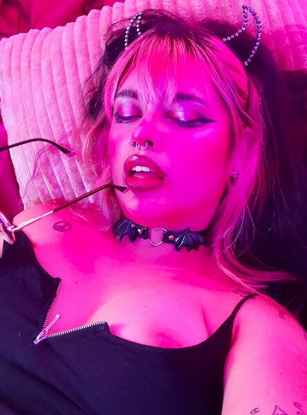 Live sex webcam photo for MaddyWaves #5708062