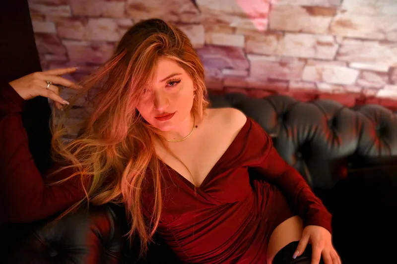 Live sex webcam photo for CamilaaBella #6405160