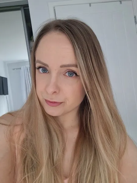 Live sex webcam photo for FoxyMeganx #5421594