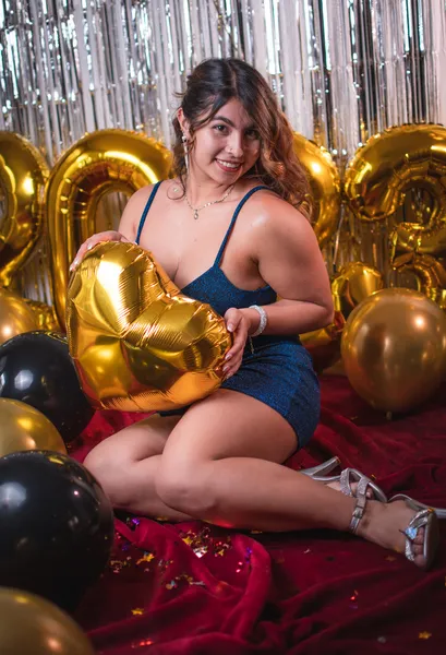 Live sex webcam photo for SheleyVitteri #3851520