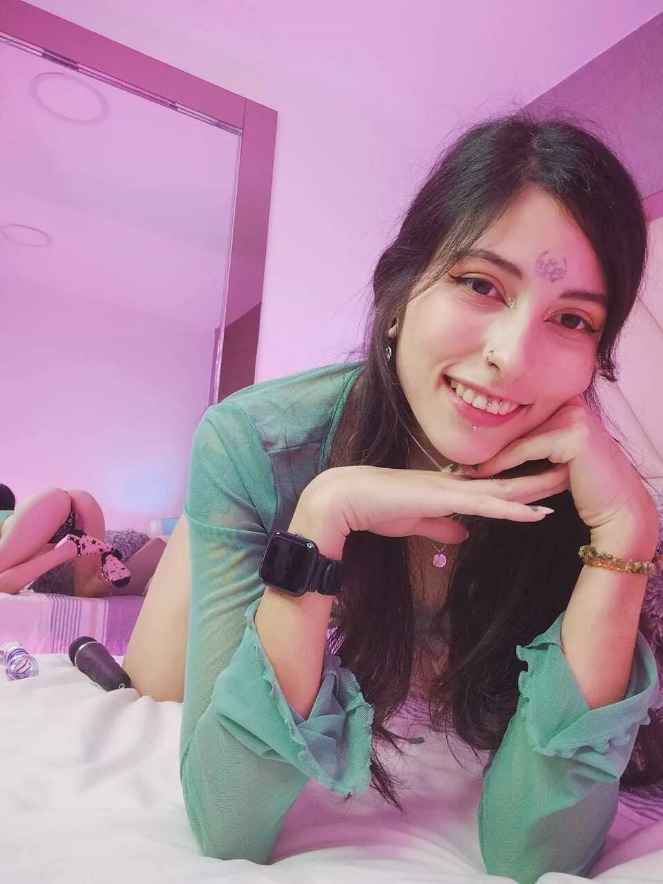 Live sex webcam photo for TaraHunter #7421309