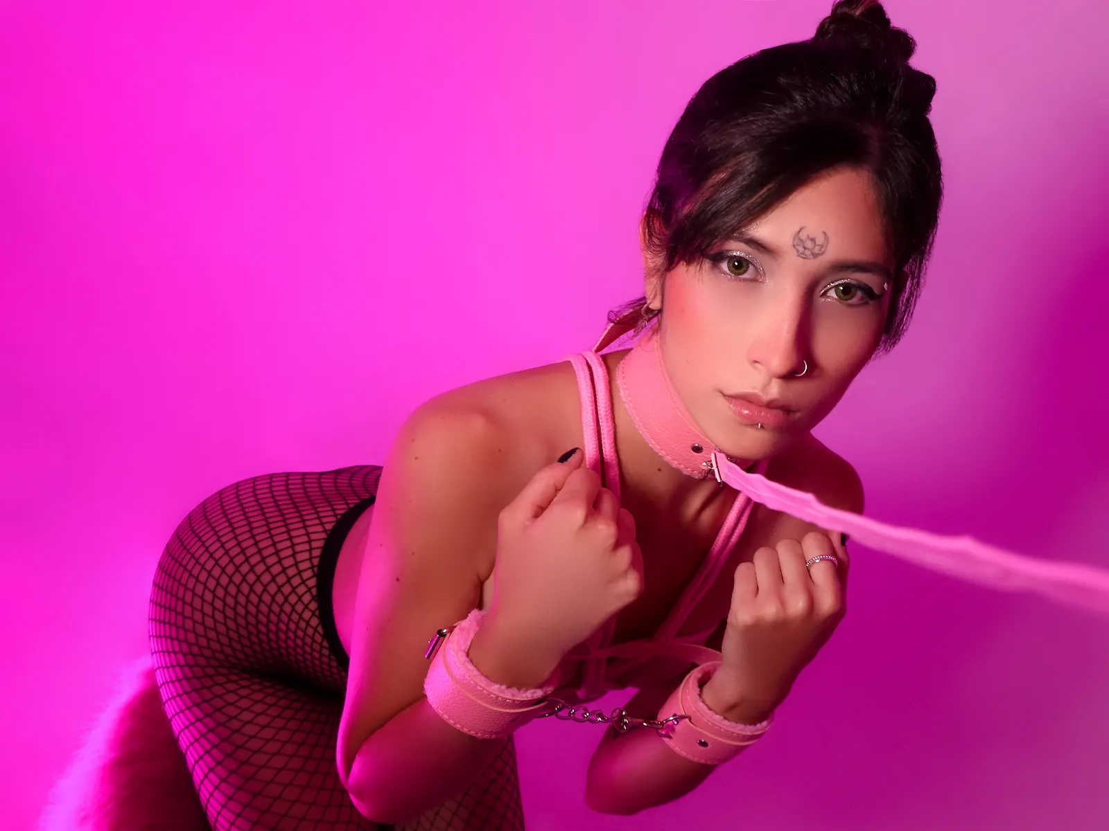 Live sex webcam photo for TaraHunter #7421283