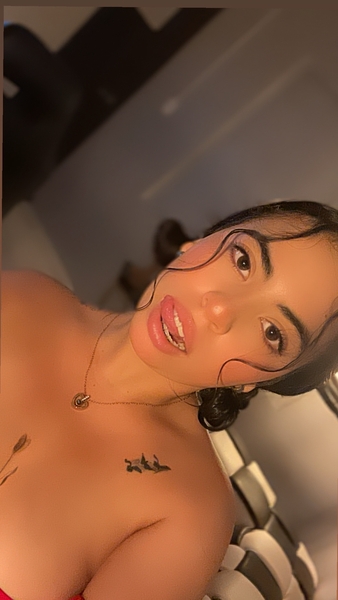 Live sex webcam photo for NahomyySweet #4040001