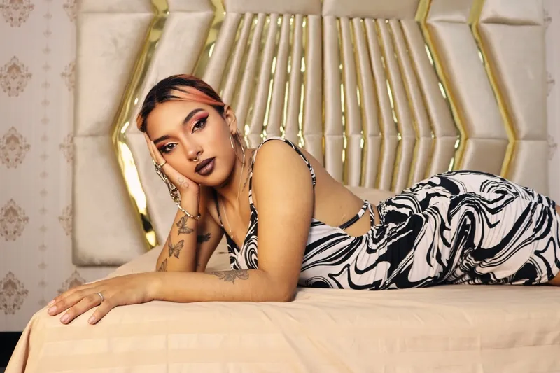 Live sex webcam photo for sofiaafox #6216732