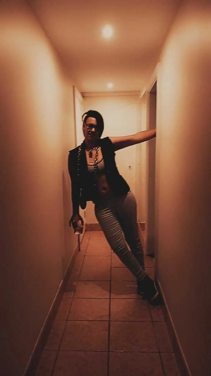 Live sex webcam photo for QueenSlade #7488247