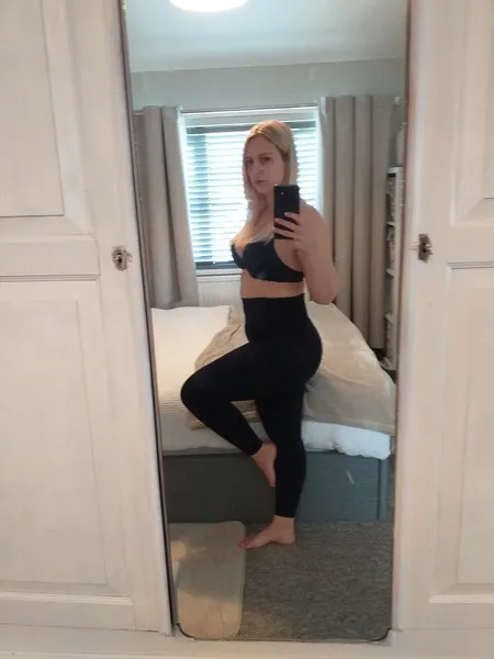 Live sex webcam photo for EllieSoSubmissive #4093891