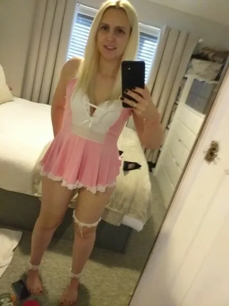 Live sex webcam photo for EllieSoSubmissive #5877721