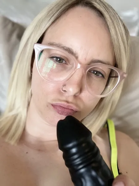 Live sex webcam photo for EllieSoSubmissive #6267573