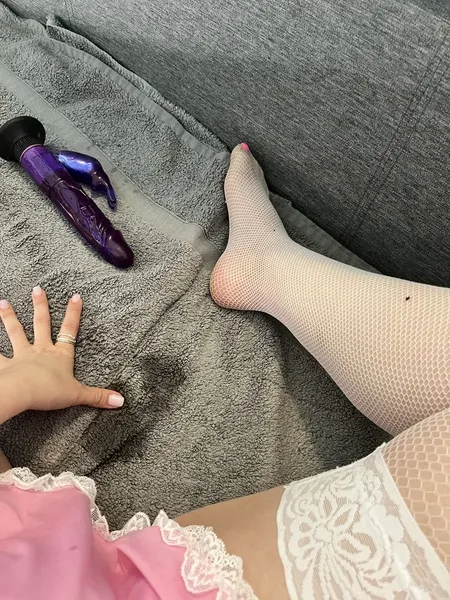 Live sex webcam photo for EllieSoSubmissive #6267554