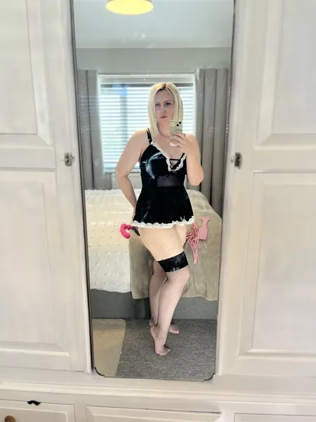 Live sex webcam photo for EllieSoSubmissive #6267592