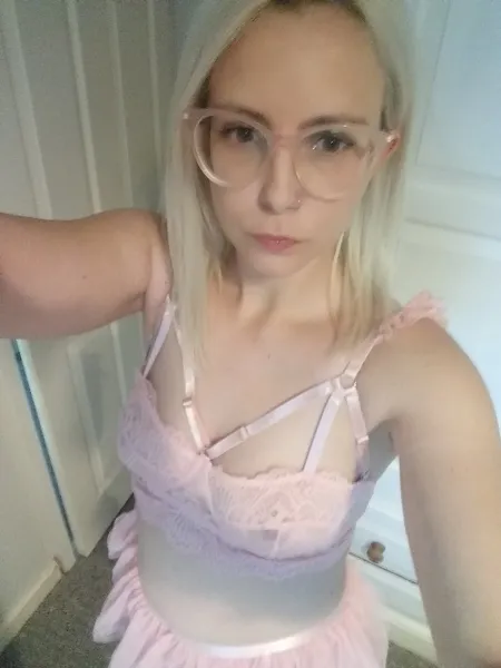 Live sex webcam photo for EllieSoSubmissive #5877723