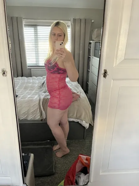 Live sex webcam photo for EllieSoSubmissive #4182925
