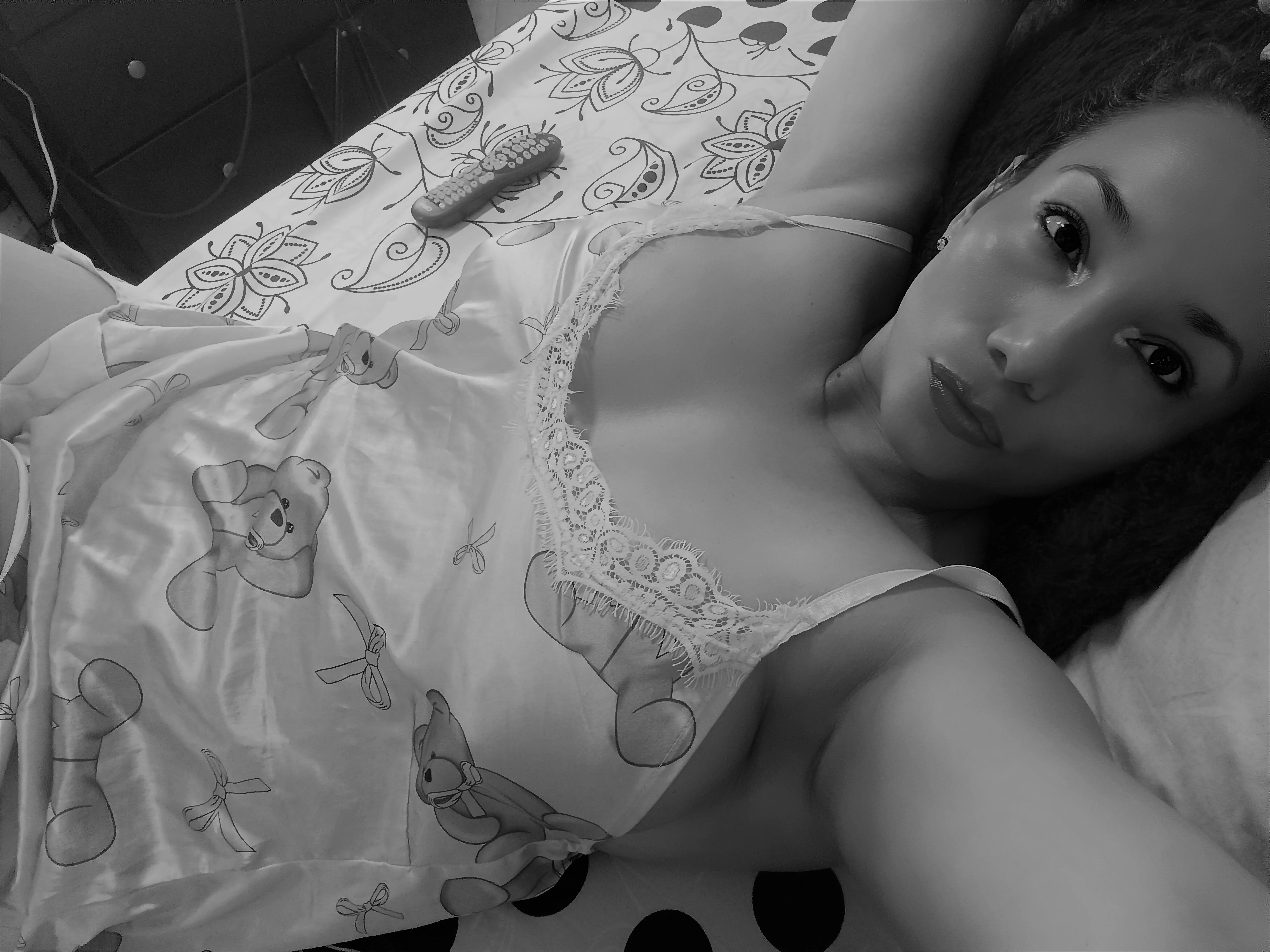 Live sex webcam photo for amberdemonss #8311930