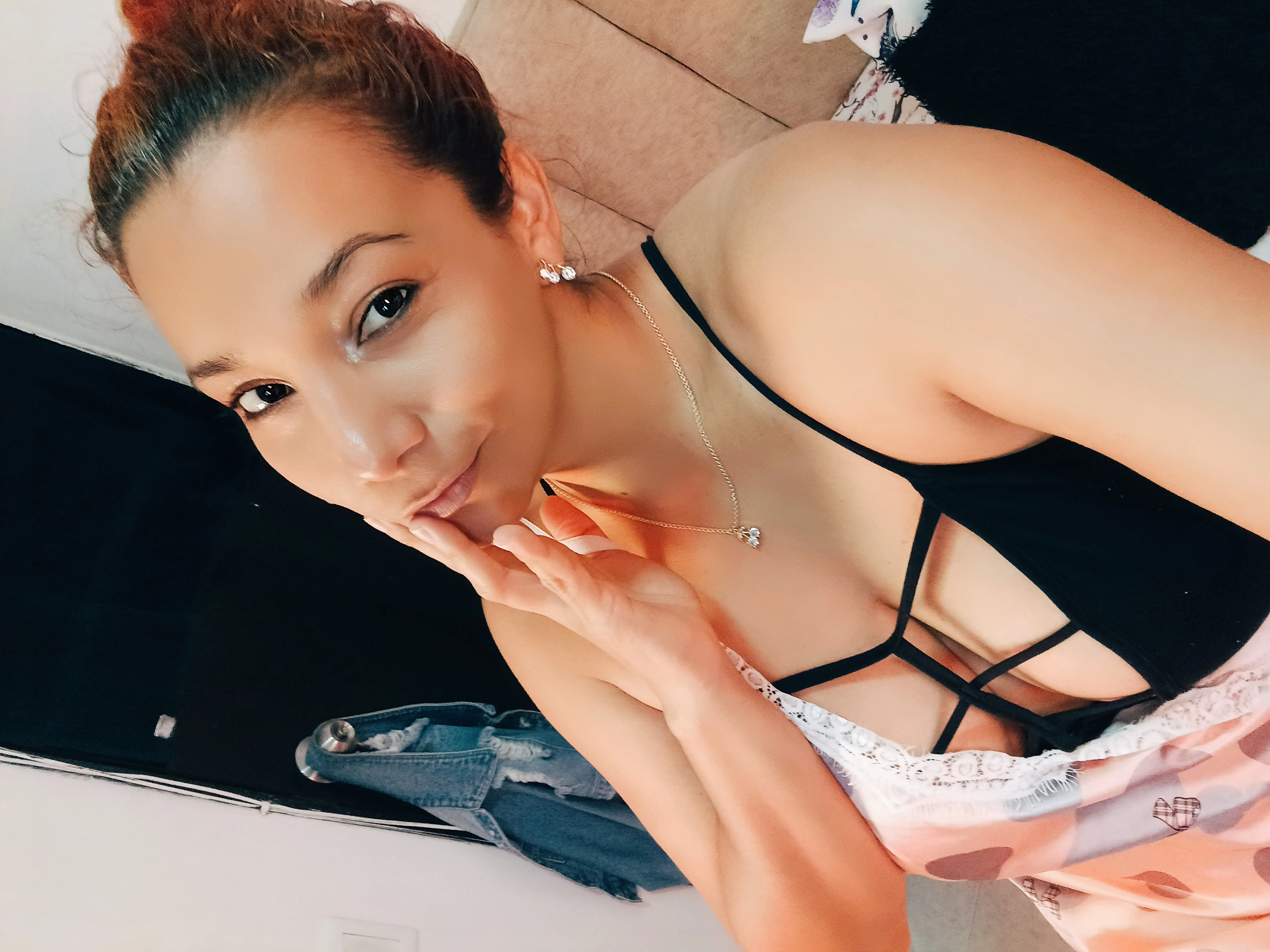 Live sex webcam photo for amberdemonss #8454278