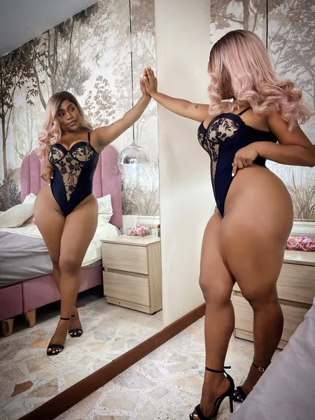 Live sex webcam photo for AaliyahHanks #6153250