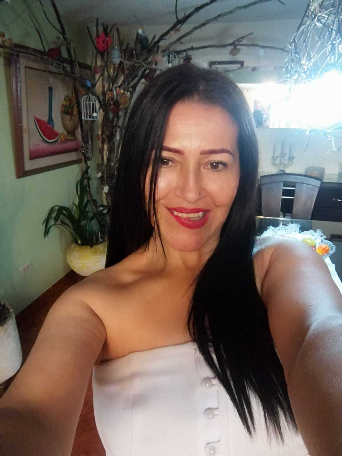 Live sex webcam photo for Sarahteikus #8068976