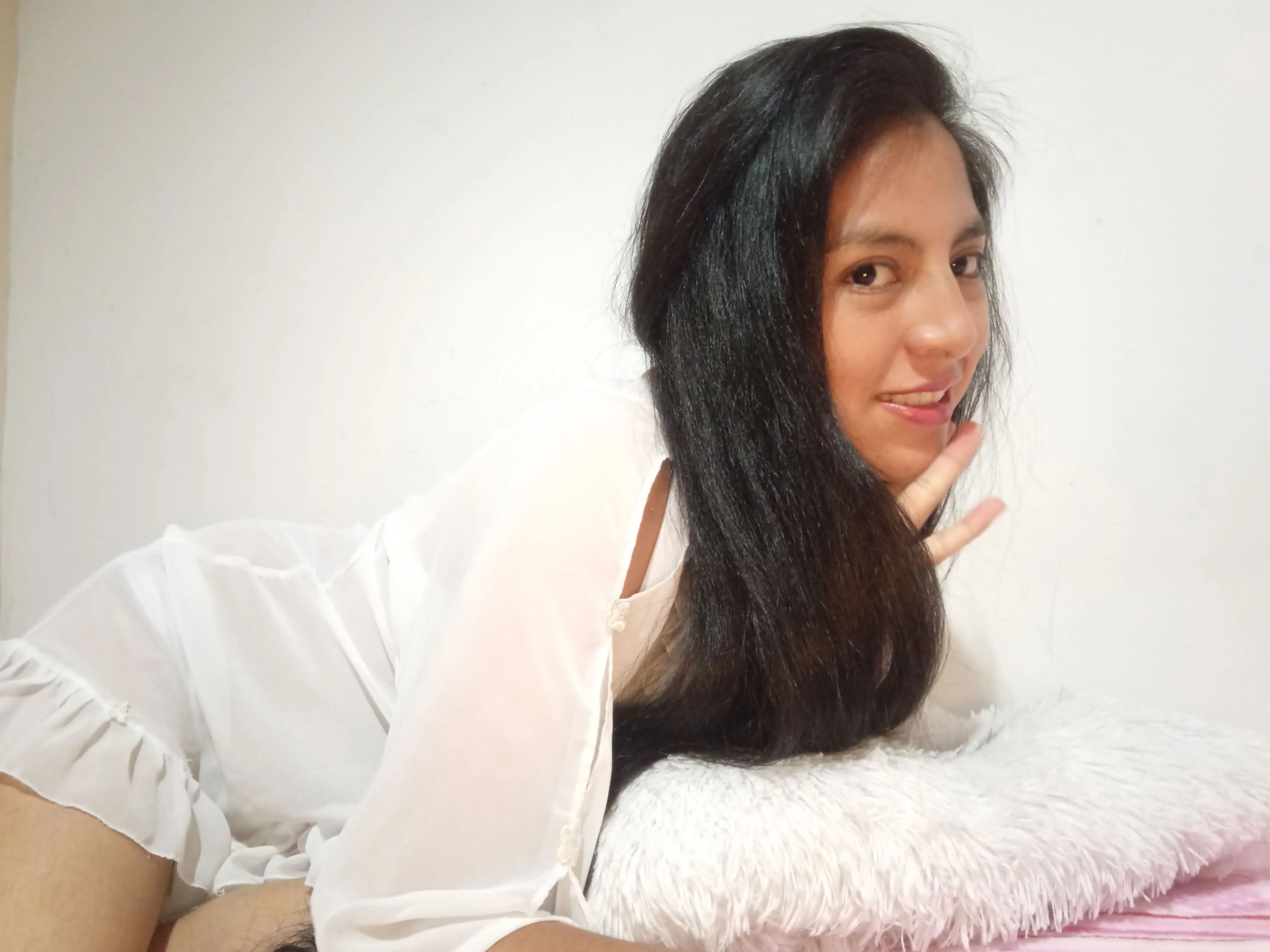 Live sex webcam photo for AbbyLendeer #3984635