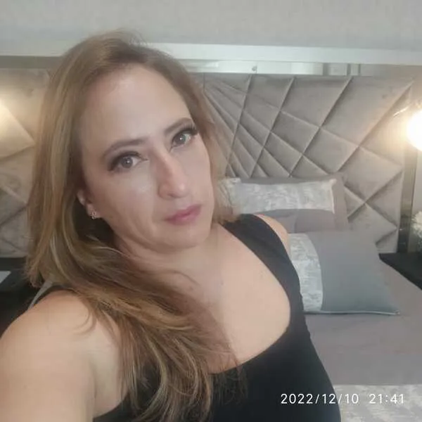 Live sex webcam photo for AtalinQueen #3790794