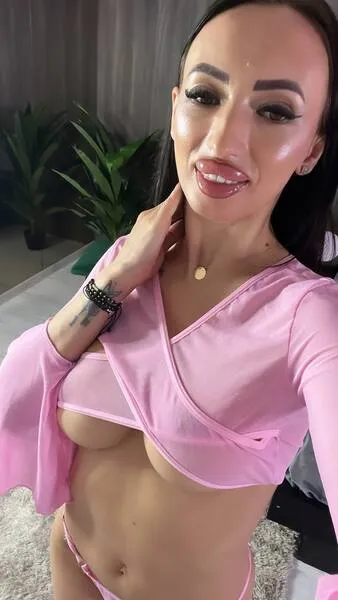 Live sex webcam photo for MyaColes #6274256