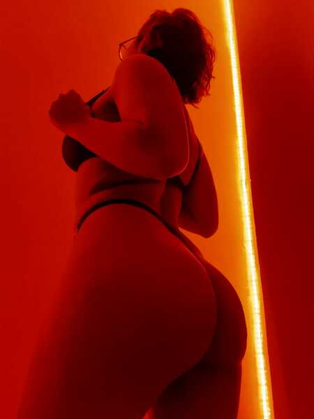 Live sex webcam photo for LuciaFox18 #5337202