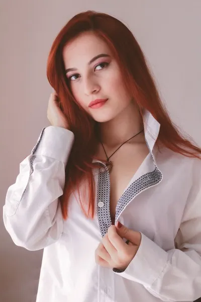 Live sex webcam photo for Lilousess21 #5873336