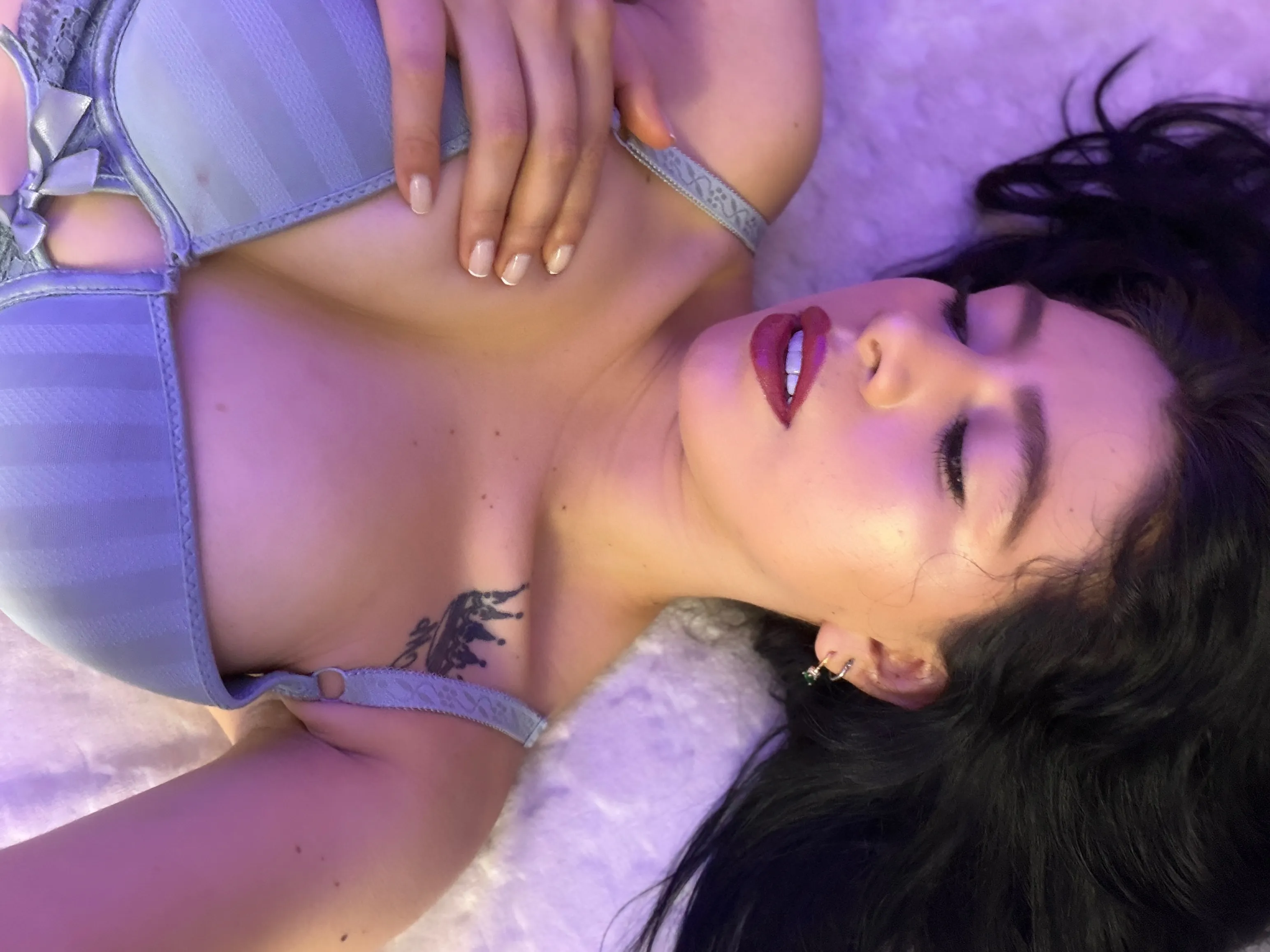 Live sex webcam photo for LindaMancini #8700534