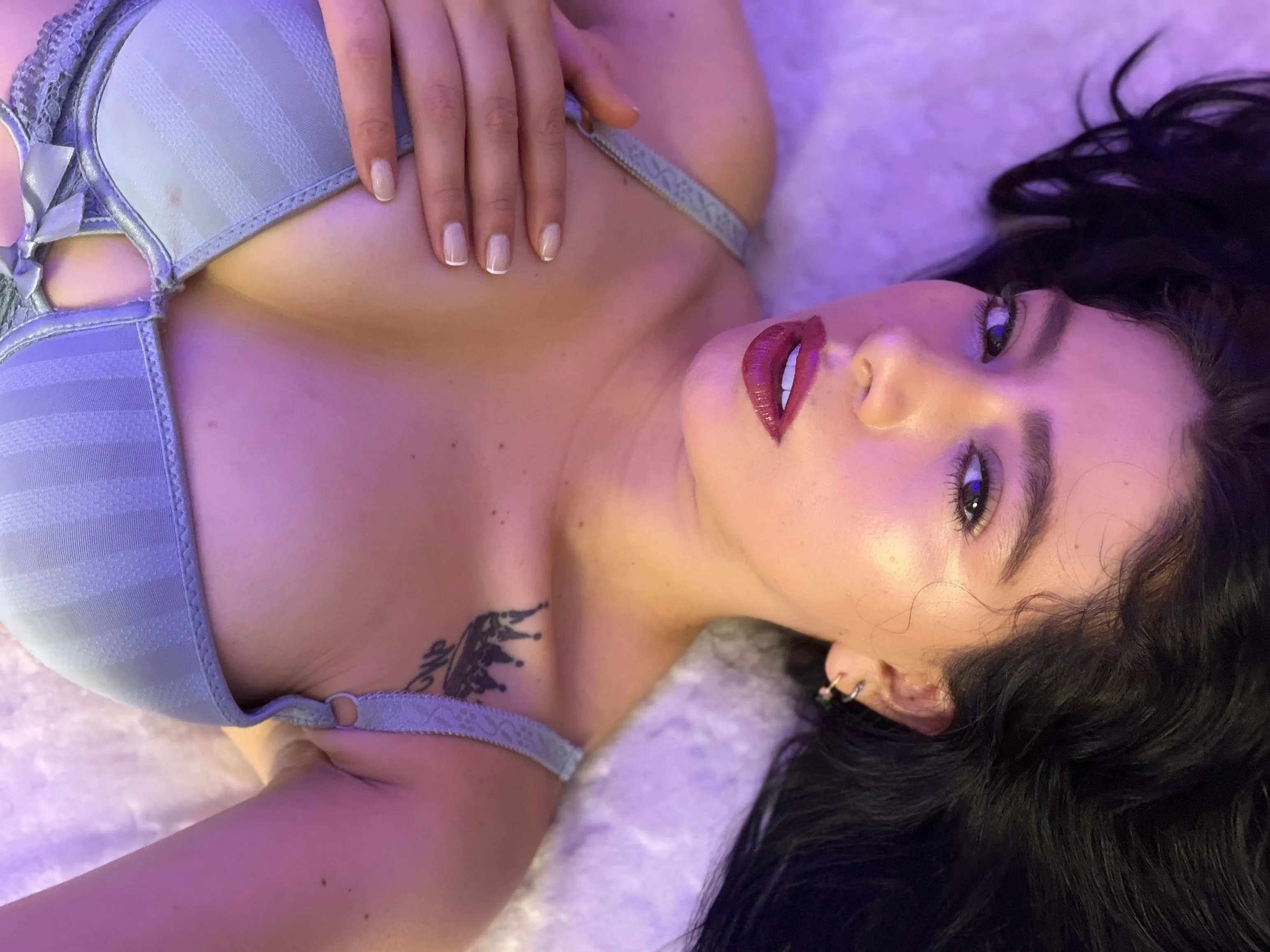 Live sex webcam photo for LindaMancini #8700538