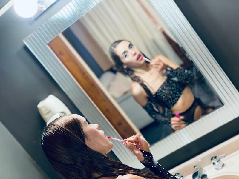 Live sex webcam photo for LucyUnlimit #4102818