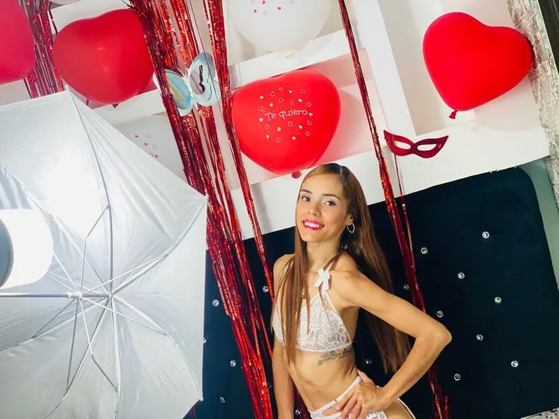 Live sex webcam photo for LucyUnlimit #4084579