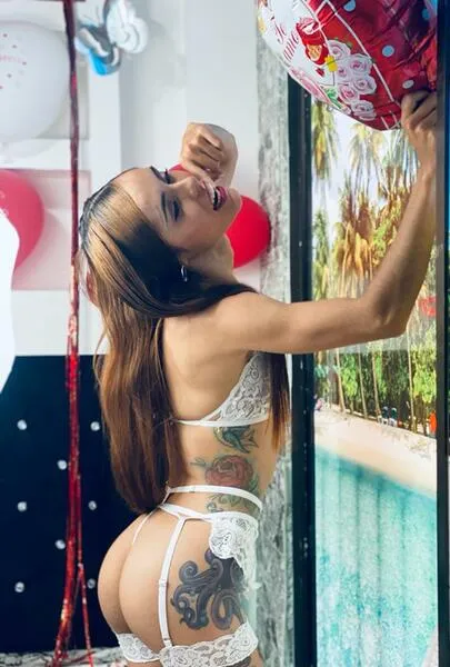 Live sex webcam photo for LucyUnlimit #4084575