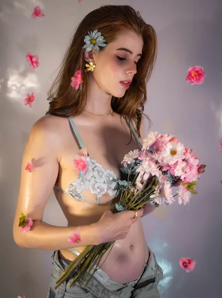 Live sex webcam photo for PrettyAriel18 #7777102