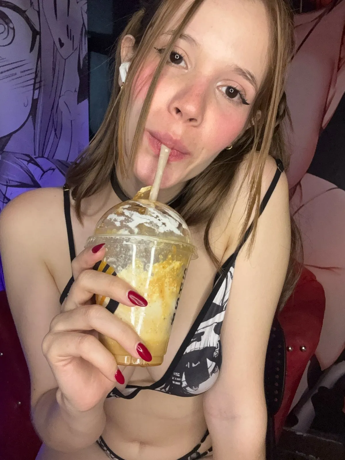 Live sex webcam photo for PrettyAriel18 #7777111