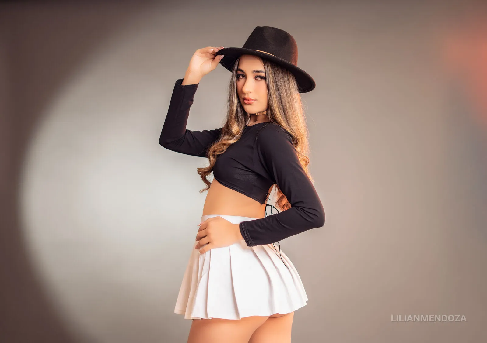 Live sex webcam photo for LilianMendoza #8346679