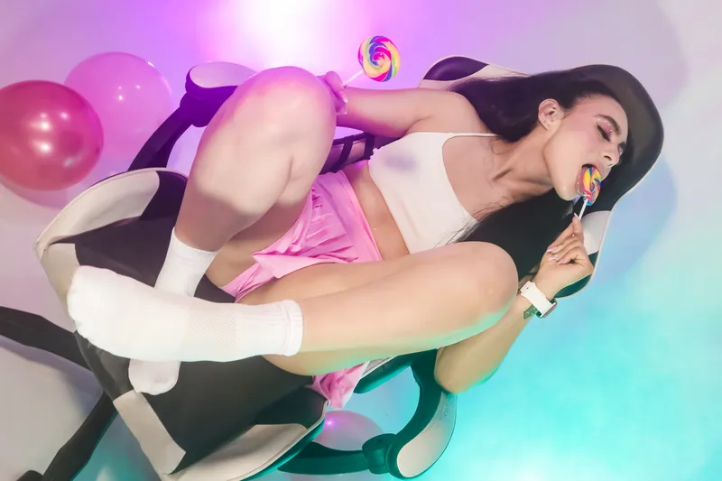 Live sex webcam photo for MeganBieckrs #7845311