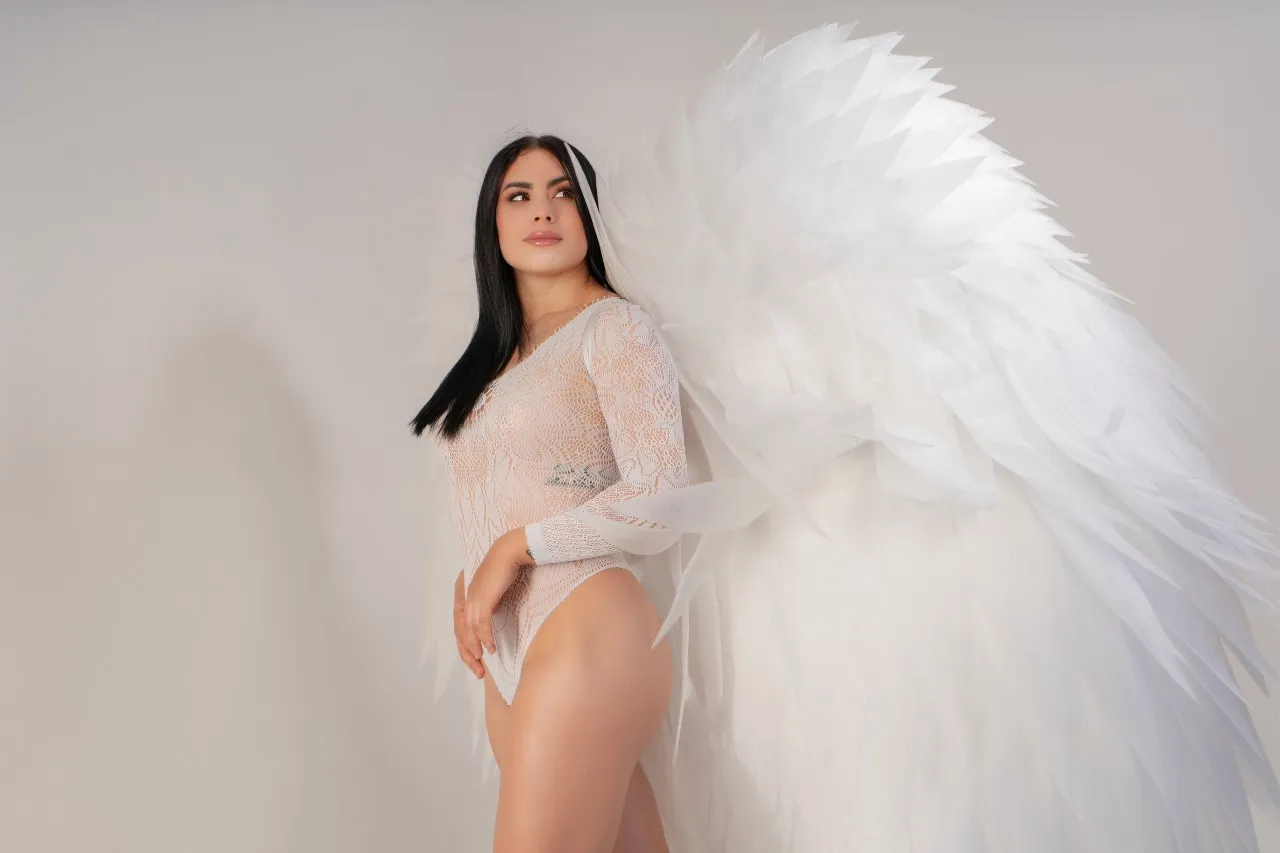 Live sex webcam photo for MeganBieckrs #7845207