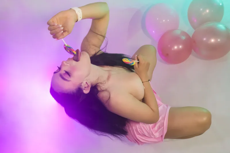 Live sex webcam photo for MeganBieckrs #7845313