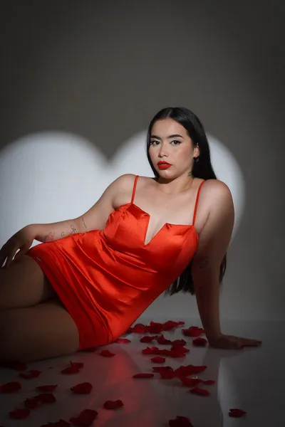 Live sex webcam photo for IamSophieRoyals #7003458