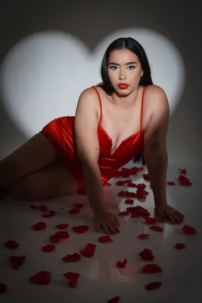 Live sex webcam photo for IamSophieRoyals #7003460