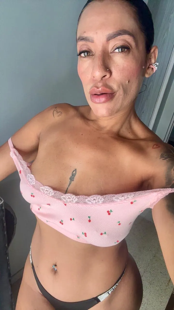 Live sex webcam photo for MayaRusell #7785732