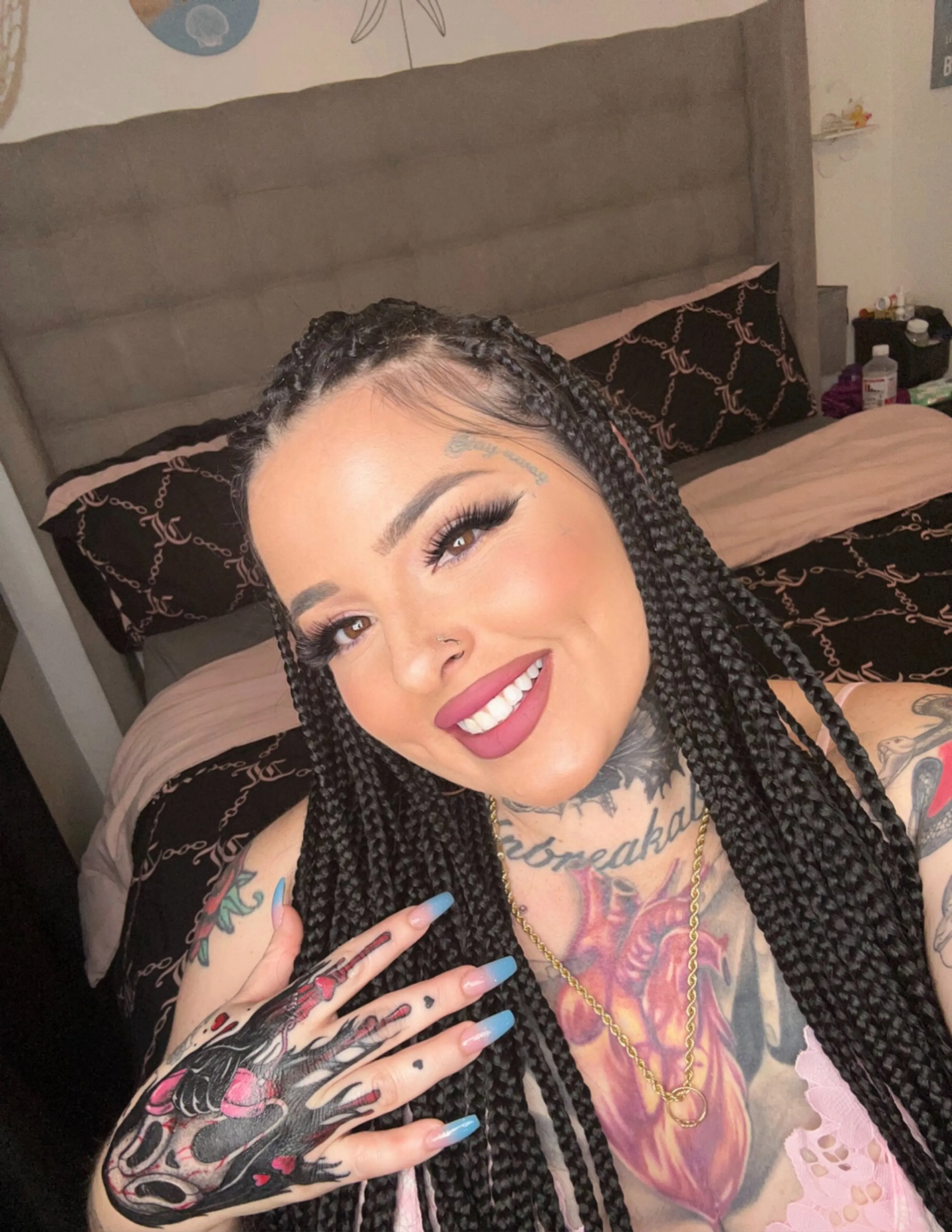 Live sex webcam photo for Honeysweettea #6394757