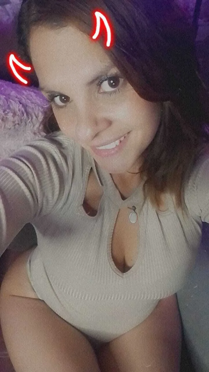 Live sex webcam photo for charllottehorny18 #7807623