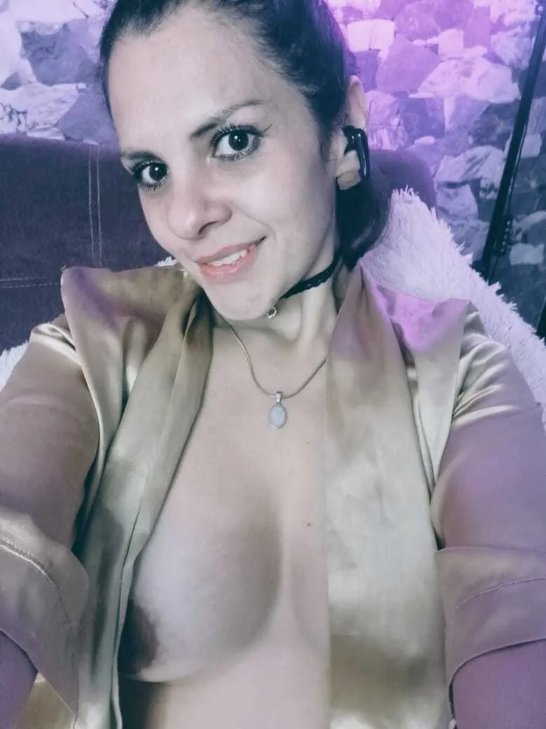 Live sex webcam photo for charllottehorny18 #7807622