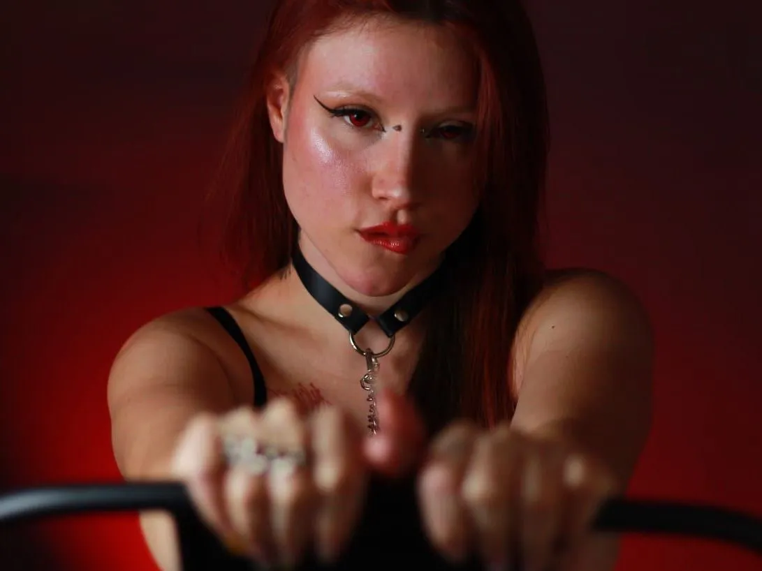 Live sex webcam photo for LucyGallagher #5438175