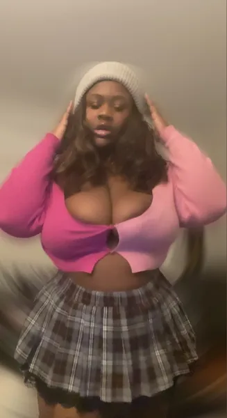 Live sex webcam photo for Alia69 #4117356