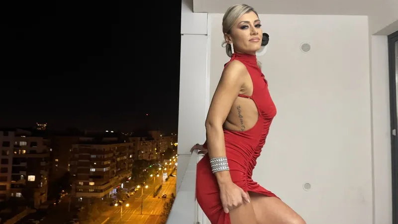 Live sex webcam photo for IvyHouston #4040490