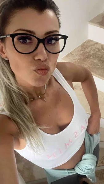 Live sex webcam photo for IvyHouston #6385923