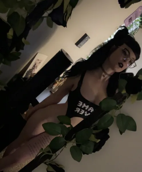 Live sex webcam photo for BettiePainXO #7910573