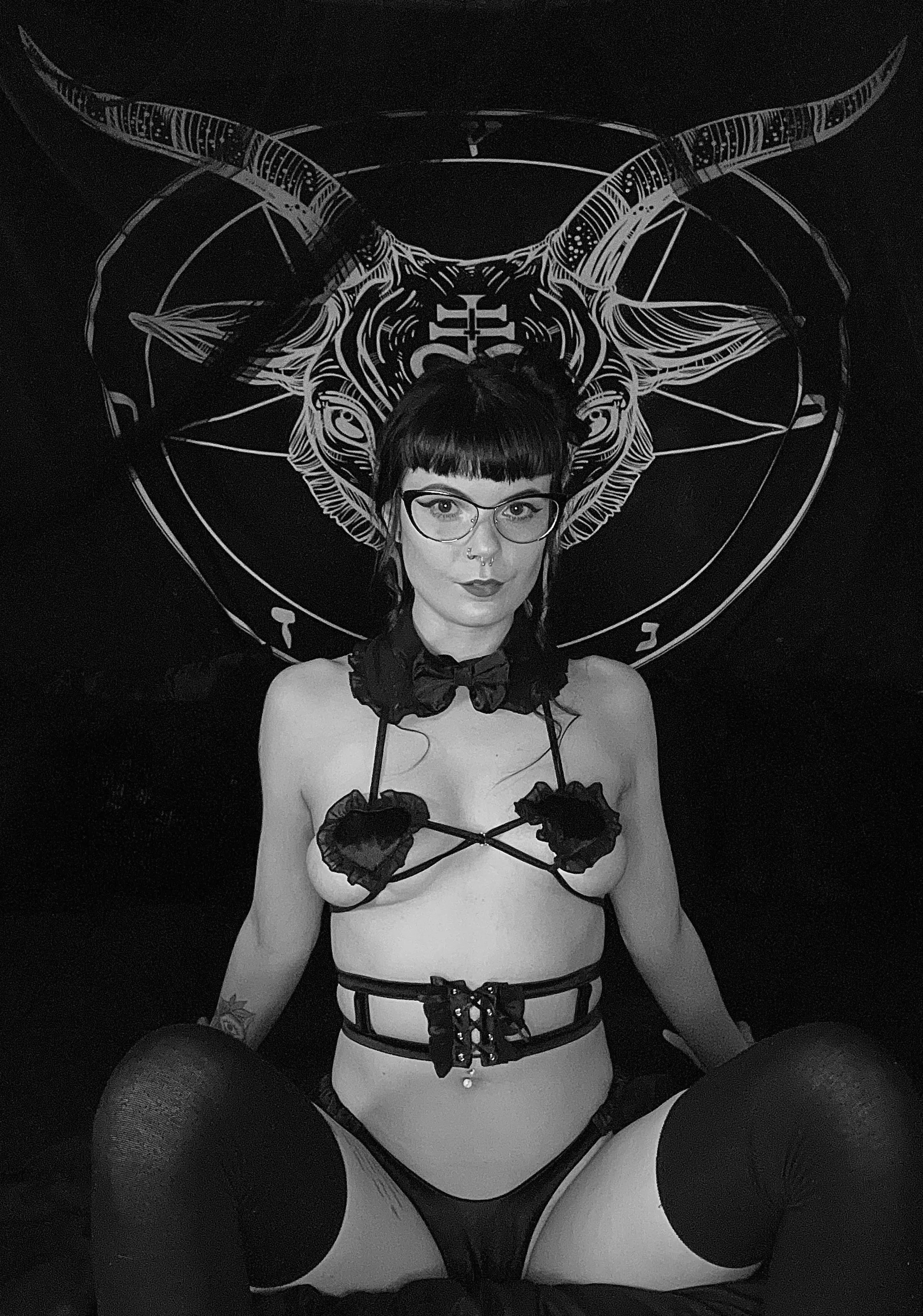 Live sex webcam photo for BettiePainXO #7940485