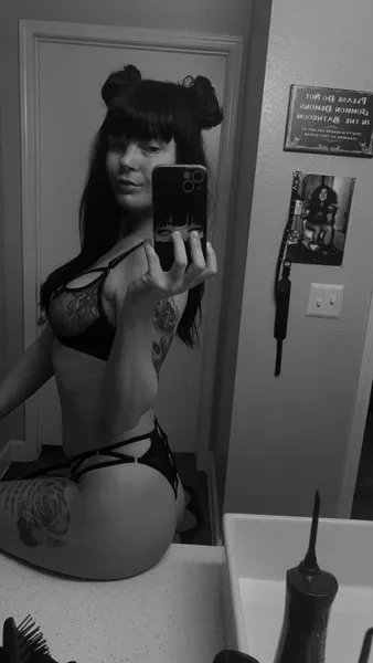 Live sex webcam photo for BettiePainXO #7910572