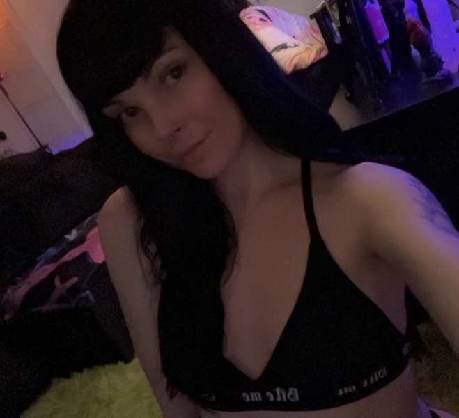 Live sex webcam photo for BettiePainXO #7910606